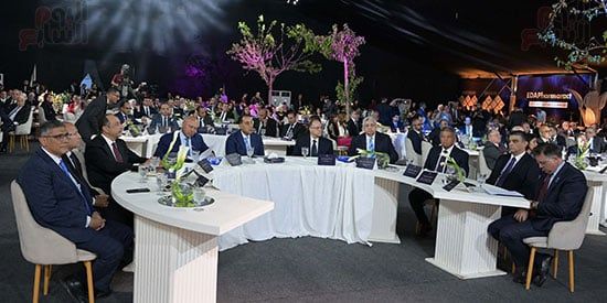 رئيس الوزراء يطمئن المصريين: نحرص على المتابعة لتأمين مخزون الأدوية.. صور