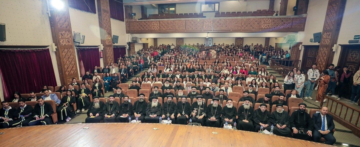 البابا تواضروس الثانى يلتقى مغتربى ومغتربات الإسكندرية