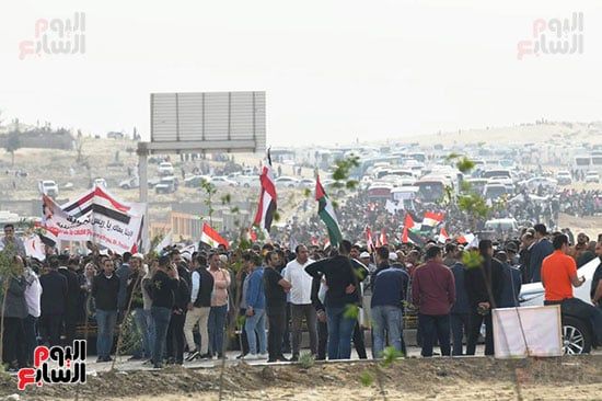 آلاف المصريين يعلنون من العريش رفض تهجير الفلسطينيين.. صور
