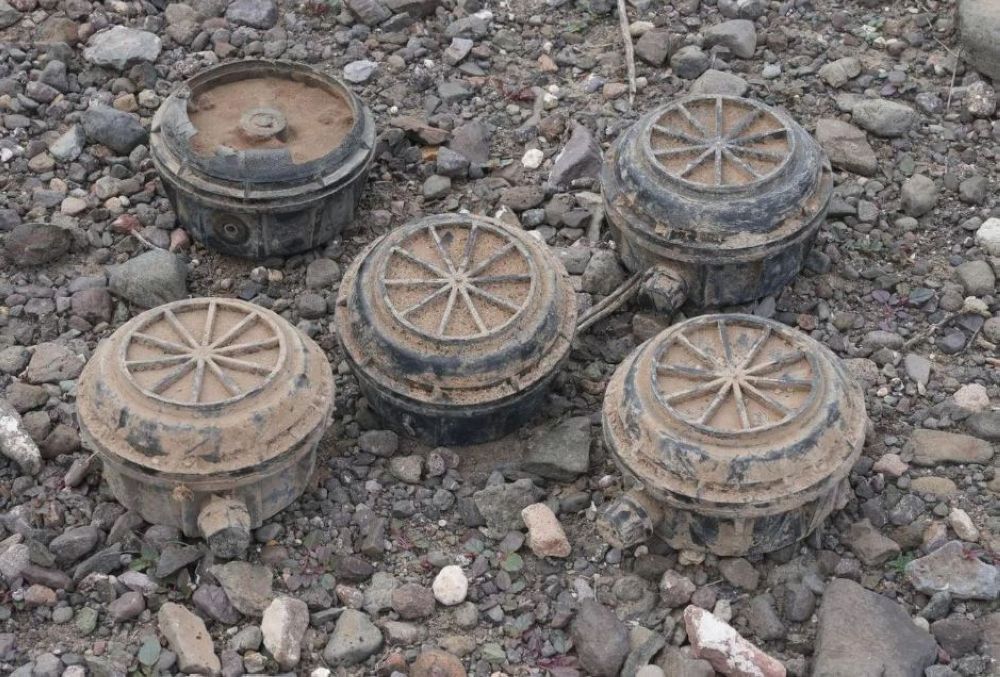 خلال أسبوع.. مشروع "مسام" ينتزع 543 لغمًا في اليمن