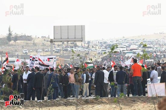 آلاف المصريين يعلنون من العريش رفض تهجير الفلسطينيين.. صور