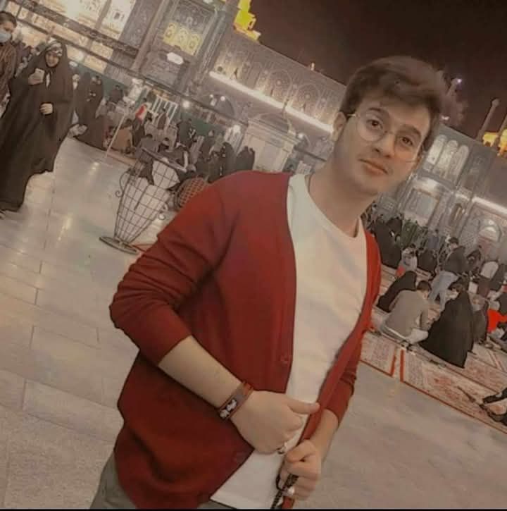 بعد عودته من "قُم"...موقع إيراني يكشف مصير نجل القيادي الحوثي "السهيلي"عقب استهداف منزله