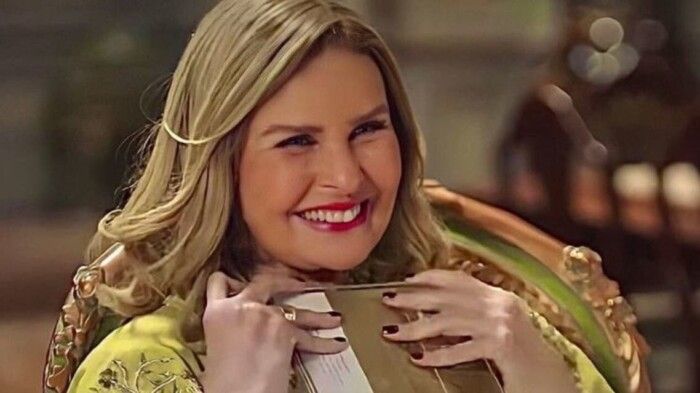 بصور رومانسية مع زوجها.. يسرا تخطف الأنظار على مجلة هاربرز بازارانا