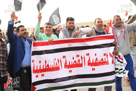 آلاف المصريين يعلنون من العريش رفض تهجير الفلسطينيين.. صور