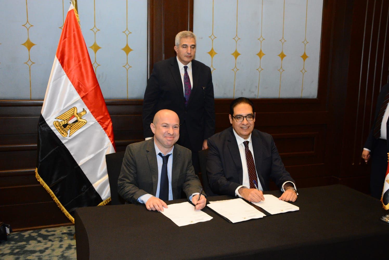 رئيس جامعة القاهرة يوقع 6 مذكرات تفاهم مع جامعات ومعاهد فرنسية .. صور
