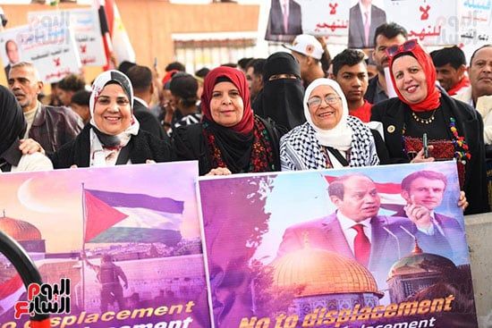 آلاف المصريين يعلنون من العريش رفض تهجير الفلسطينيين.. صور