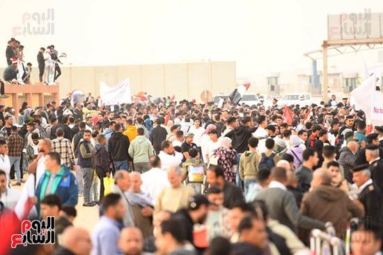 آلاف المصريين يعلنون من العريش رفض تهجير الفلسطينيين.. صور