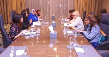 وزيرة التضامن تلتقى وزيرة العمل والصحة والتضامن وشئون العائلة الفرنسية