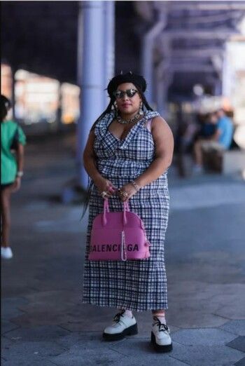 إليكِ هذه الطرق لتنسيق فستانك الماكسي وإرتدائه بشكل متكرر