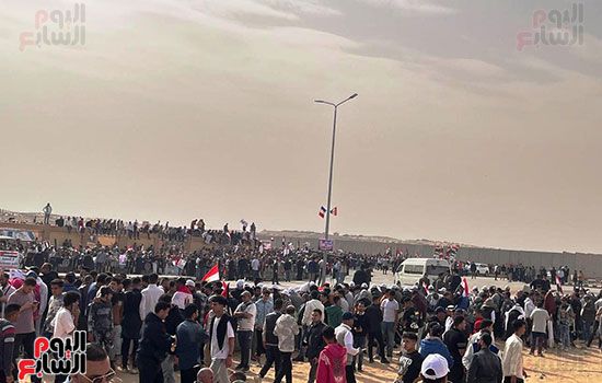 آلاف المصريين يعلنوها من العريش: لا لتهجير الفلسطينيين من غزة "فيديو وصور"