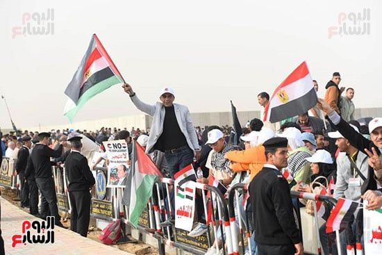 آلاف المصريين يعلنون من العريش رفض تهجير الفلسطينيين.. صور