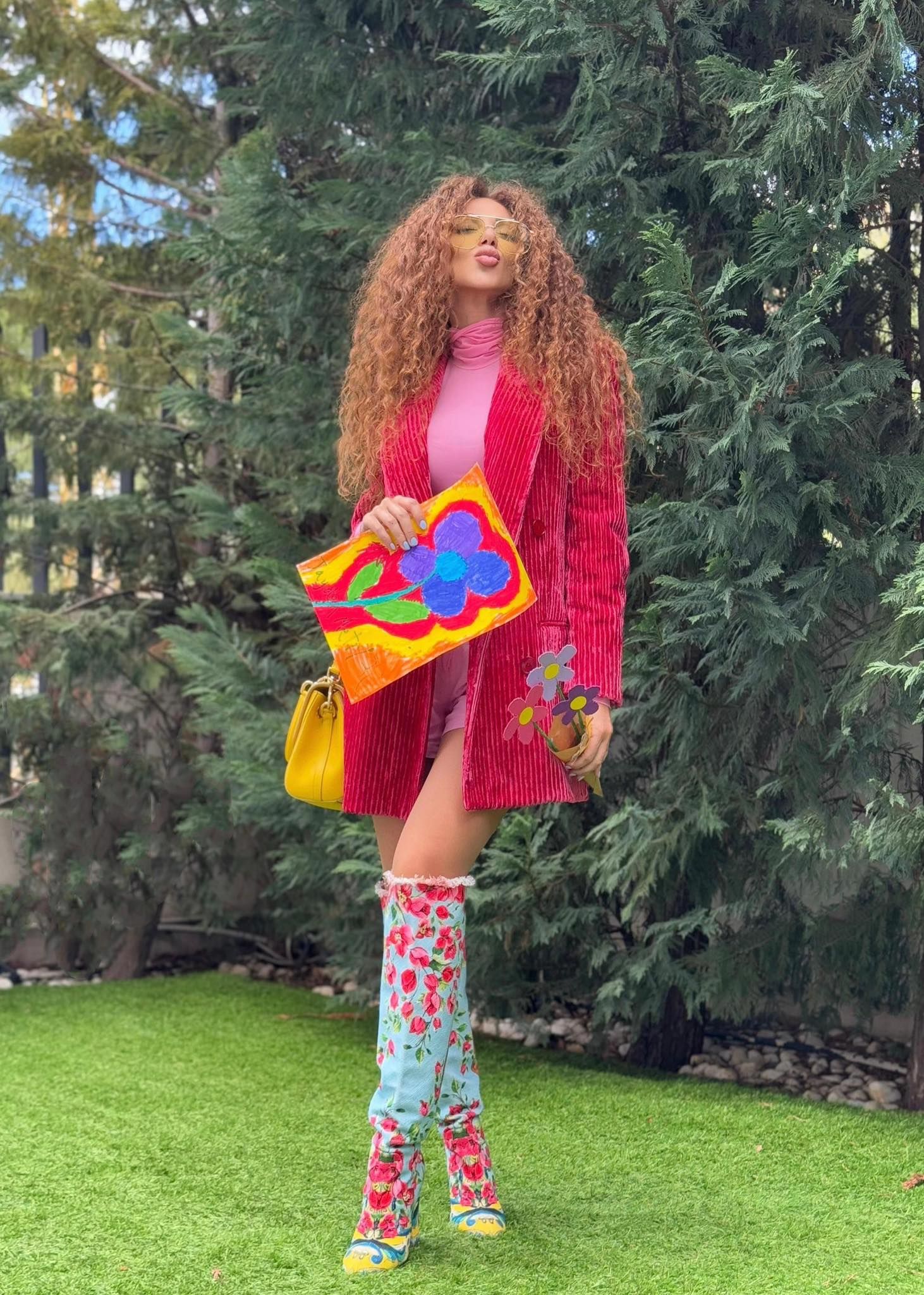 بجلسة تصوير جديدة وسط الزهور.. ميريام فارس تحتفل بالربيع