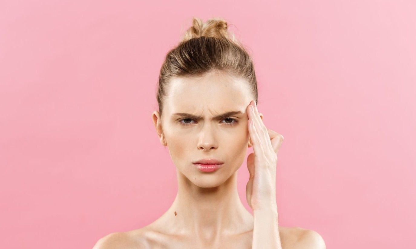 ما هي أكسدة البشرة؟ إليكِ الدليل المبسط لفهم ما يحدث داخل الجلد