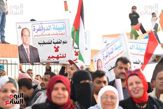 آلاف المصريين يعلنون من العريش رفض تهجير الفلسطينيين.. صور