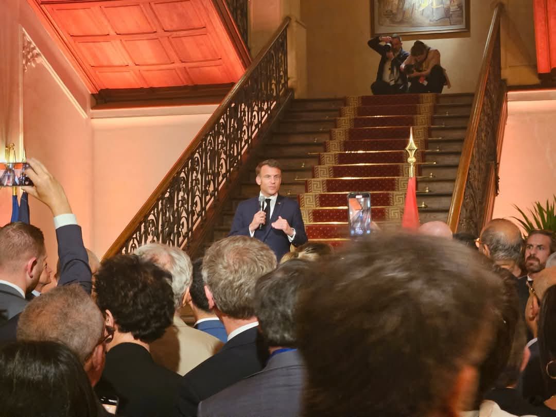 أمير رمسيس وليلى علوى وهند صبرى يلتقون الرئيس الفرنسى فى حفل استقبال بالسفارة الفرنسية