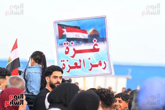 آلاف المصريين يعلنون من العريش رفض تهجير الفلسطينيين.. صور