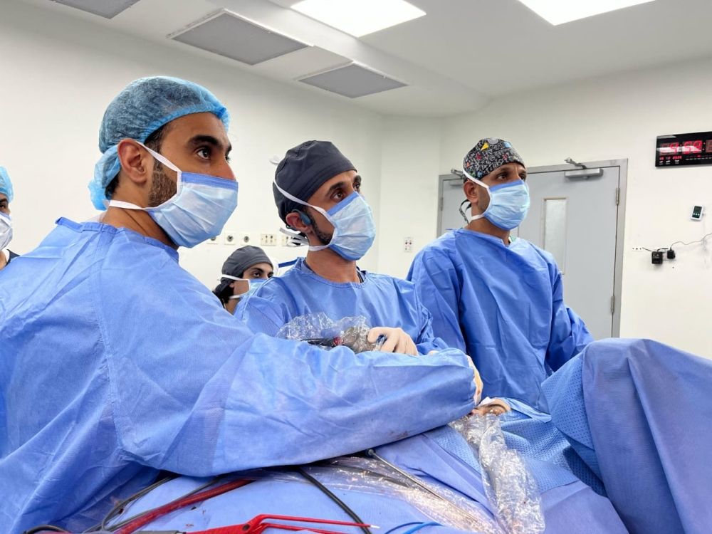 نجاح أولى عمليات جراحات أورام قاع الجمجمة بالمنظار بالقطيف المركزي