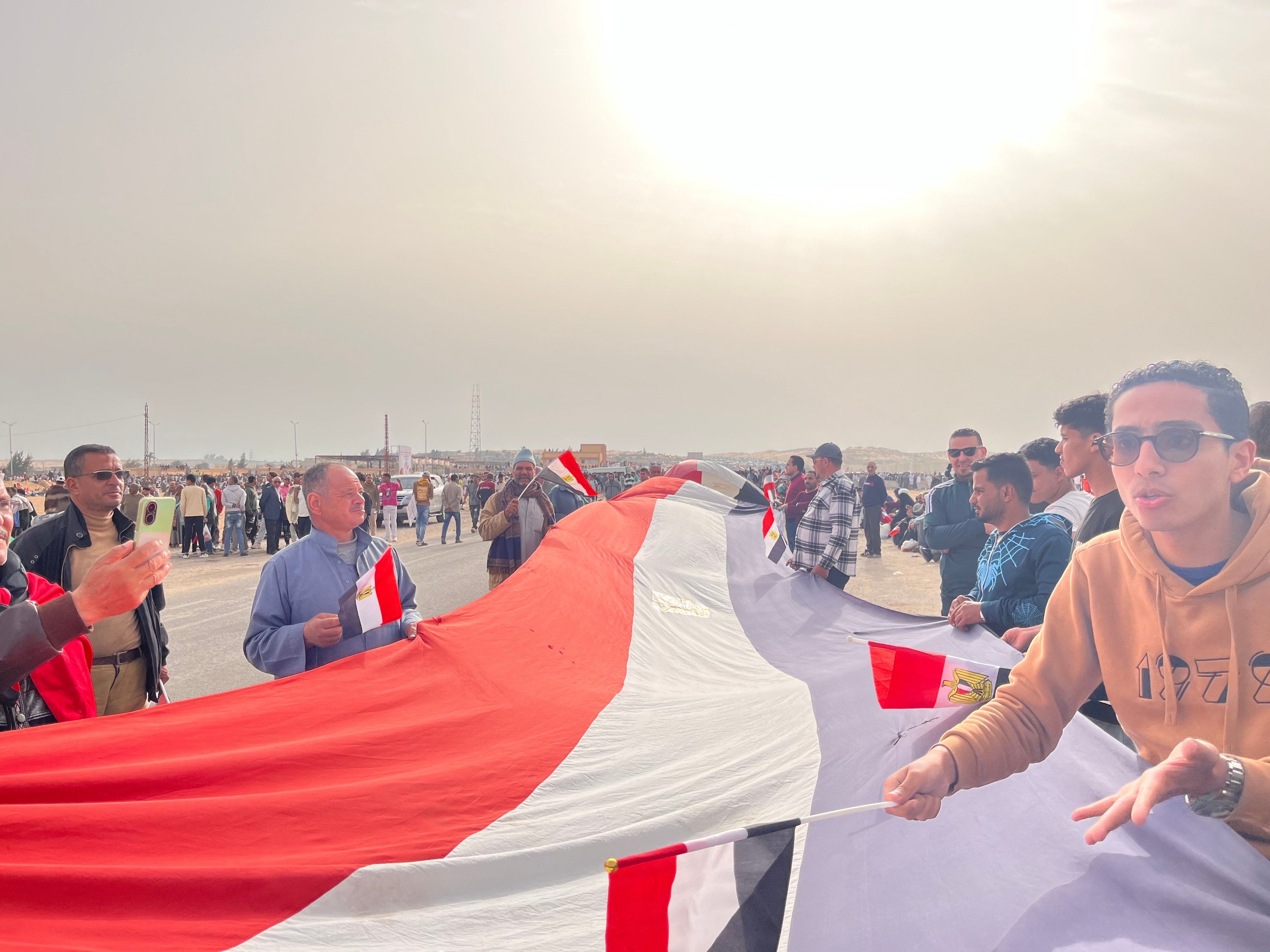 آلاف المصريين من العريش يعلنون رفضهم تهجير الفلسطينيين.. فيديو وصور