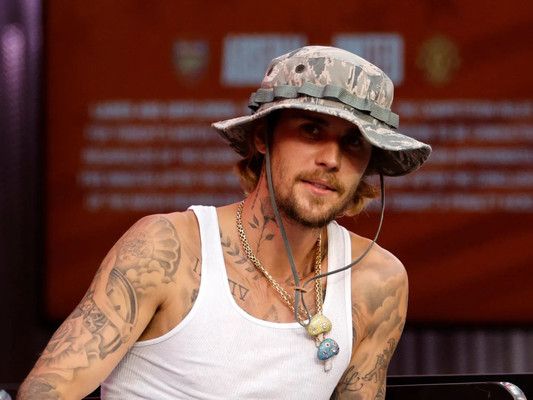 وضع جاستن بيبر الصحي يقلق متابعيه وزوجته طلبت الصلاة من أجله