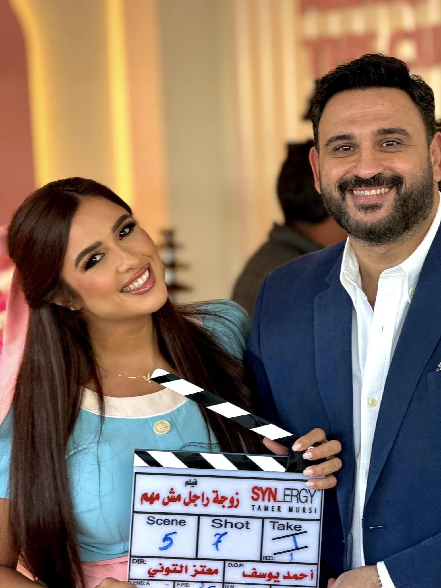 ياسمين عبد العزيز متزوجة من أكرم حسنى فى فيلم زوجة رجل مش مهم