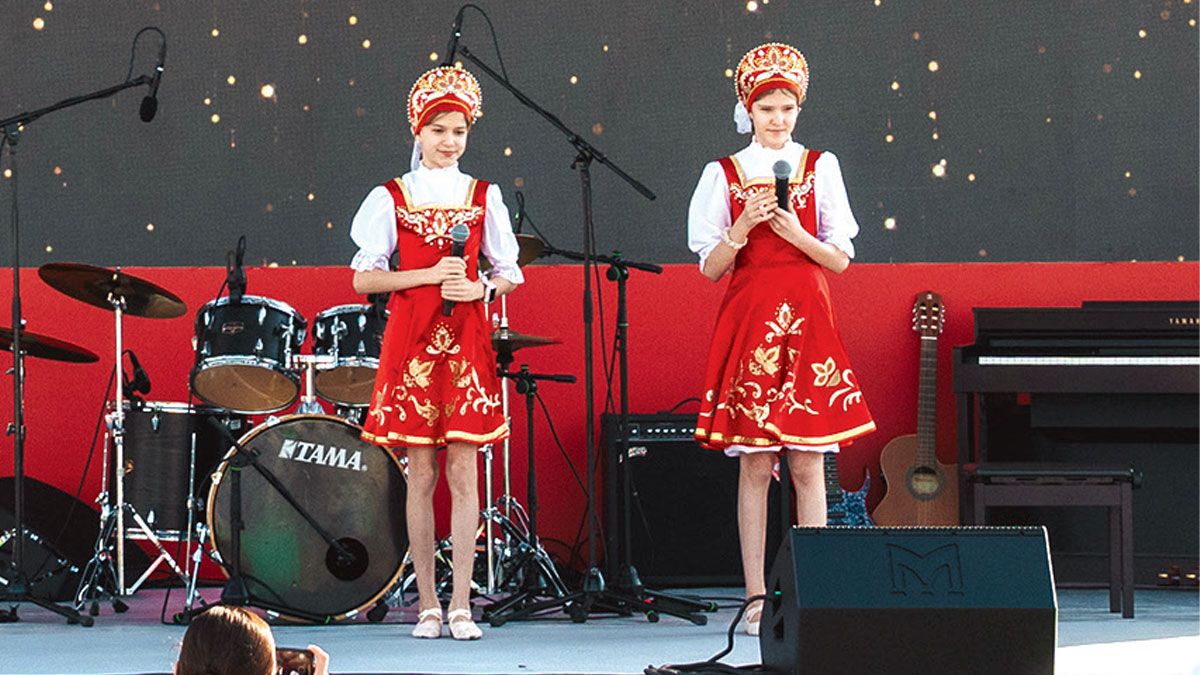 الامارات | النداء الأخير من «كانتين الشاطئ».. للاستمتاع بالنكهات وغروب الشمس على أنغام الموسيقى