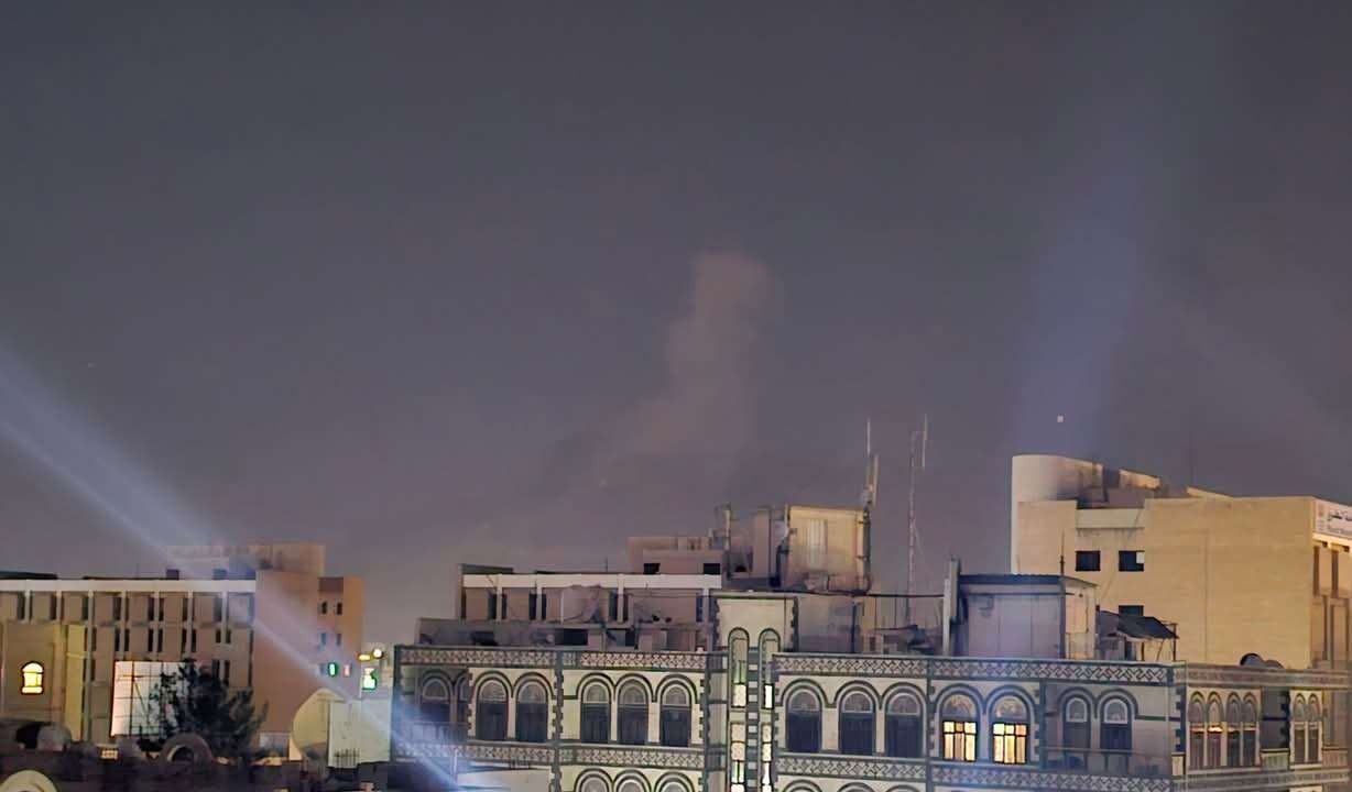 غارات عنيفة على سعوان وجبل نقم في صنعاء