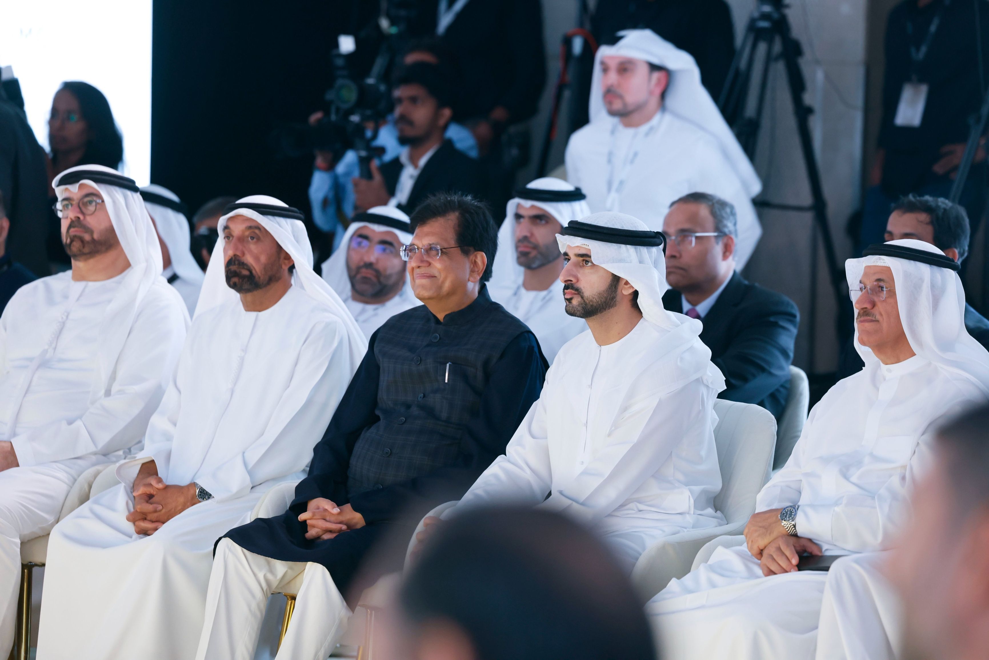 الامارات | بحضور حمدان بن محمد .. غُرف دبي تنظّم لقاء أعمال خاص في مومباي