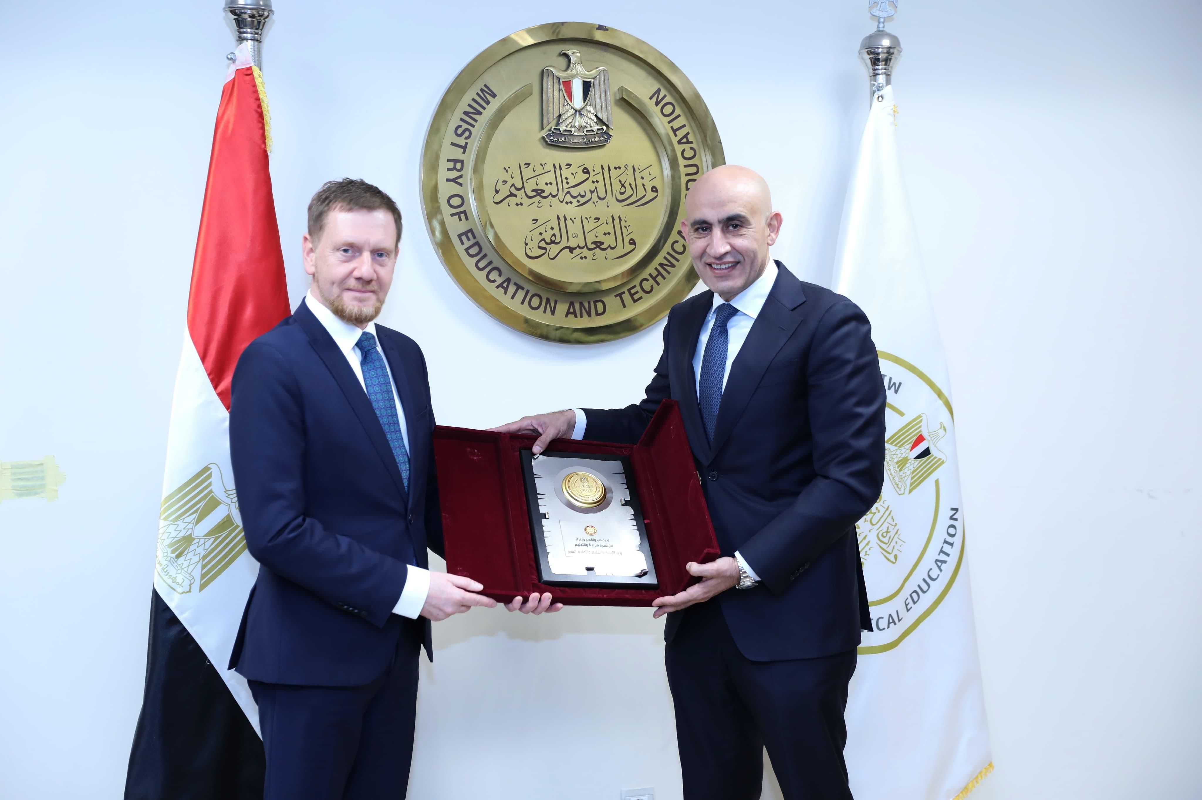 وزير التعليم يبحث مع رئيس وزراء ساكسونيا التعاون فى دعم المدارس التكنولوجية.. فيديو