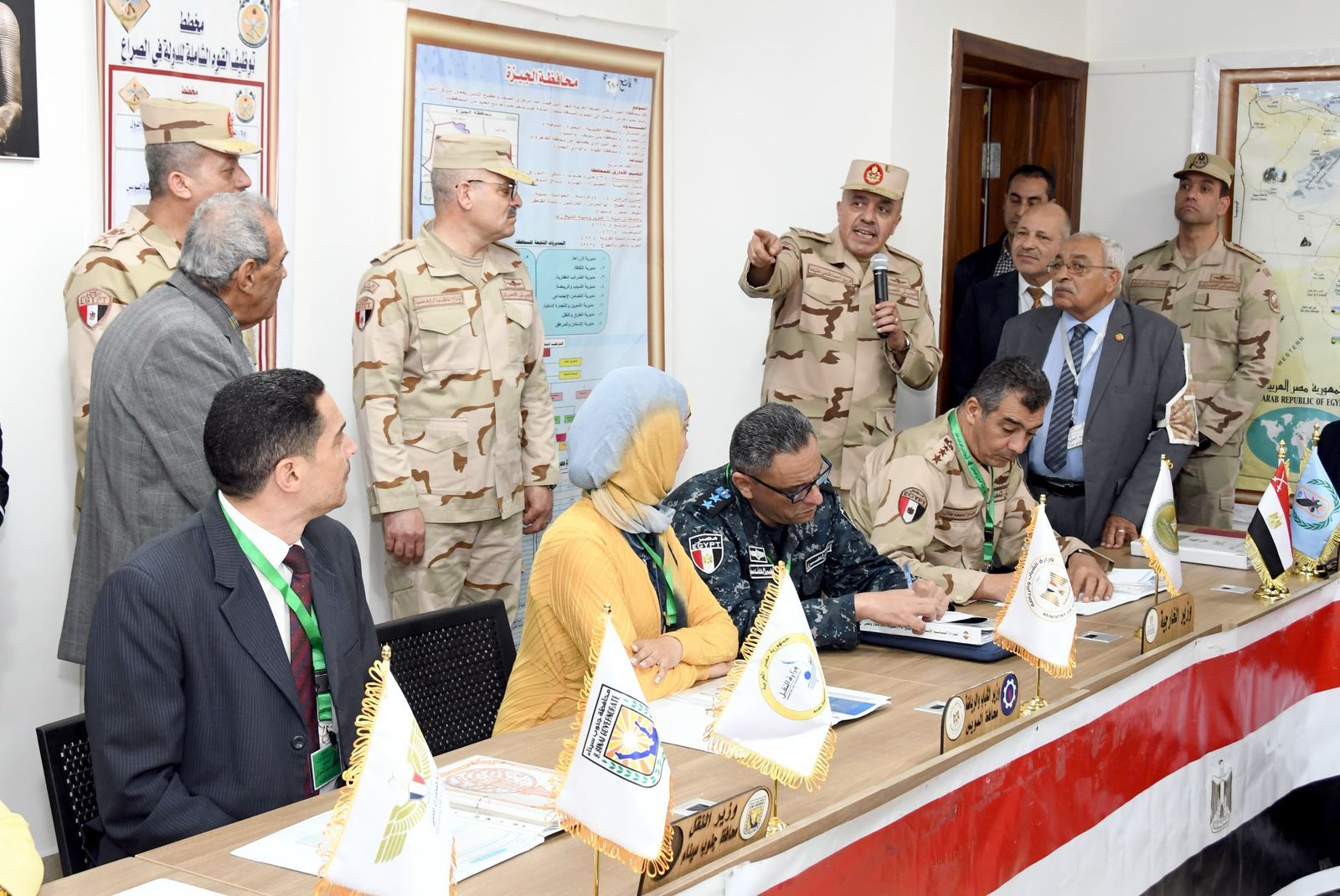 الفريق أحمد خليفة يتفقد الأكاديمية العسكرية للدراسات العليا بالقيادة الاستراتيجية