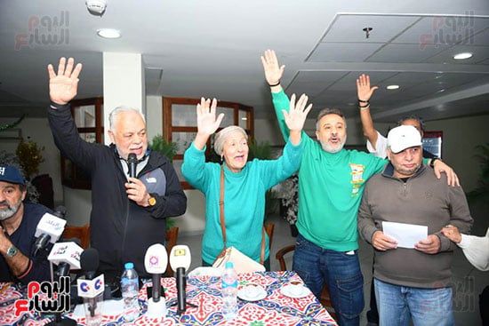 أشرف زكى: نبذل جهدا كبيرا لراحة الزملاء بدار إقامة الفنانين