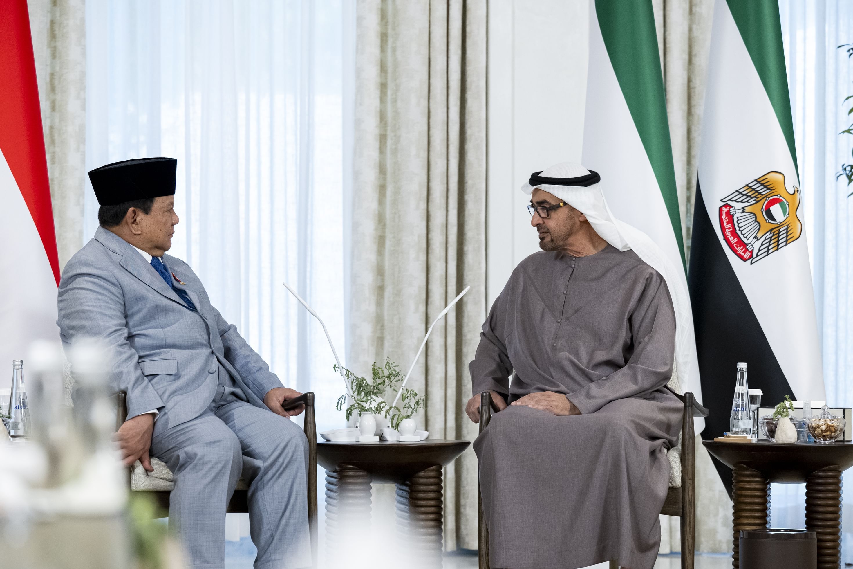 الامارات | رئيس الدولة والرئيس الإندونيسي يبحثان تعزيز علاقات البلدين في إطار شراكتهما الاقتصادية الشاملة