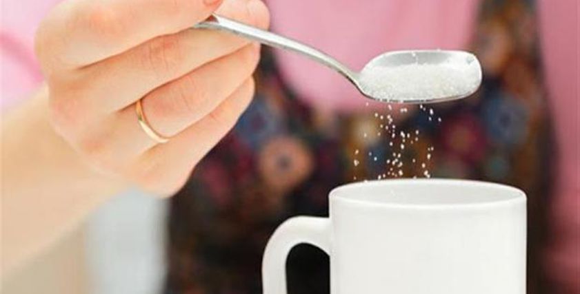 الكمية المناسبة لاستهلاك السكر للرجال والنساء.. كام معلقة في اليوم؟