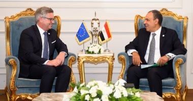 وزير الخارجية يؤكد لمسؤول أوروبى ضرورة خلق مسارات شرعية للهجرة