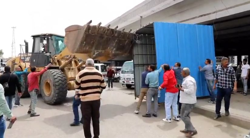 محافظ القاهرة يقود حملة مكبرة لرفع الإشغالات والباعة الجائلين بمحيط موقف السلام