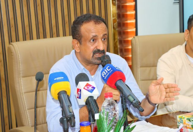 رواتب الشهداء والجرحى خط أحمر.. الوكيل "النوبة" يدعو لصرفها دون تأخير