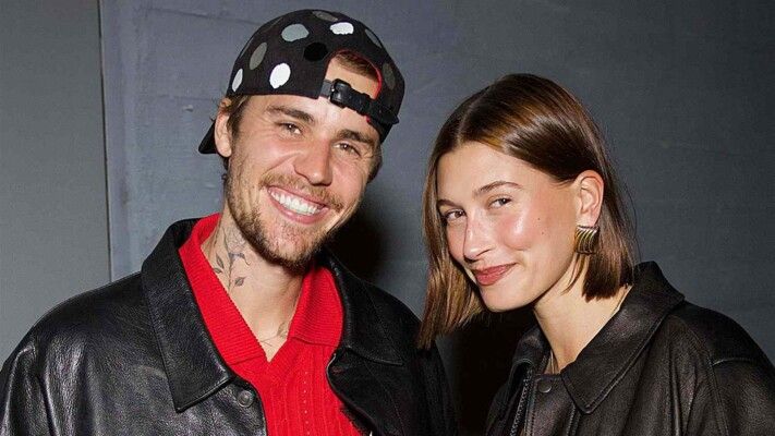 السبب الحقيقي وراء ابتسامة جاستن بيبر مرة أخرى