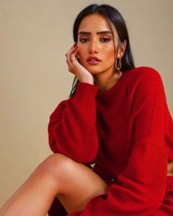 زينة تحدث جدلا بتعليق غامض.. ما القصة؟