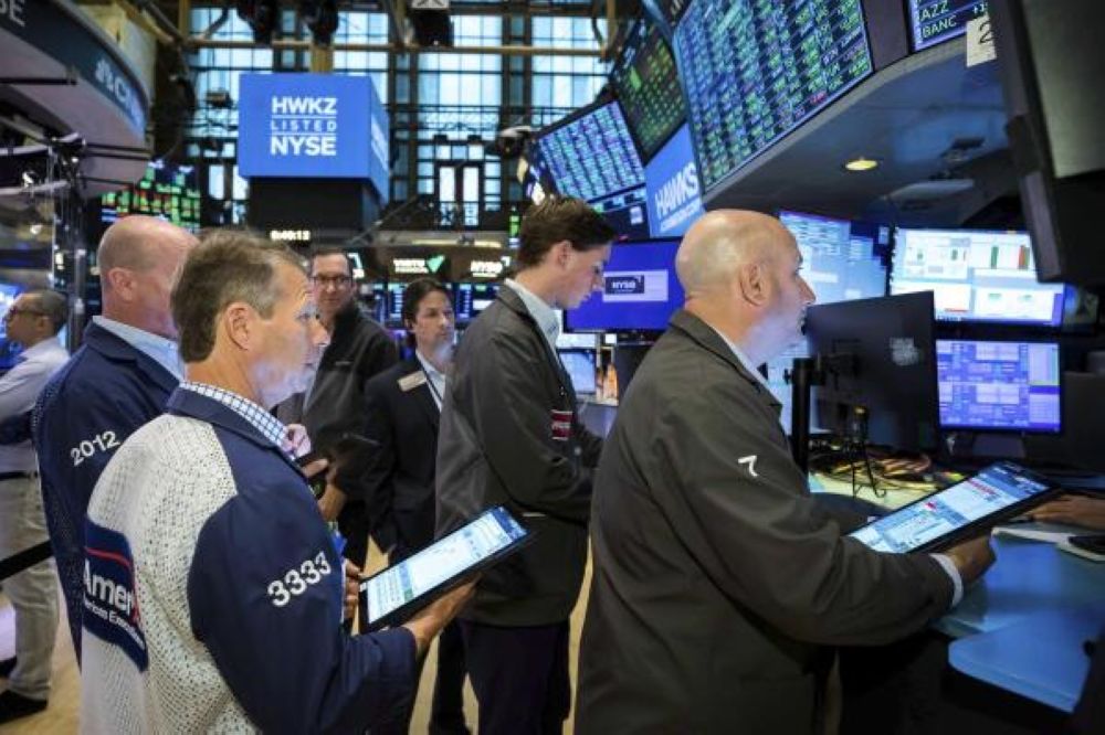 بعد مكاسب مؤقتة.. مؤشرات الأسهم الأمريكية تغلق على تراجع