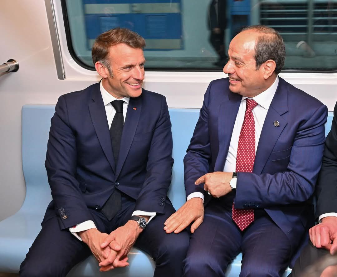 المترو: الرئيسان السيسي وماكرون استخدما بطاقتين فريدتين تحملا اسميهما