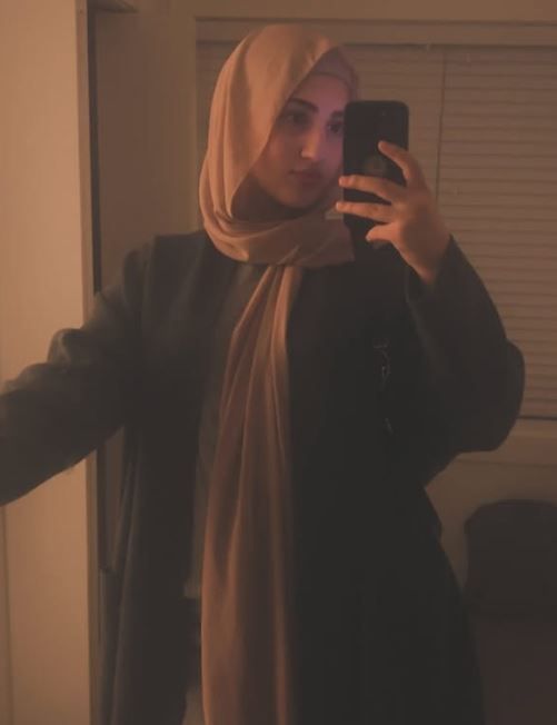 ابنة حلا شيحة ترتدى الحجاب وتشجع الفتيات على ارتدائه وقراءة القرآن