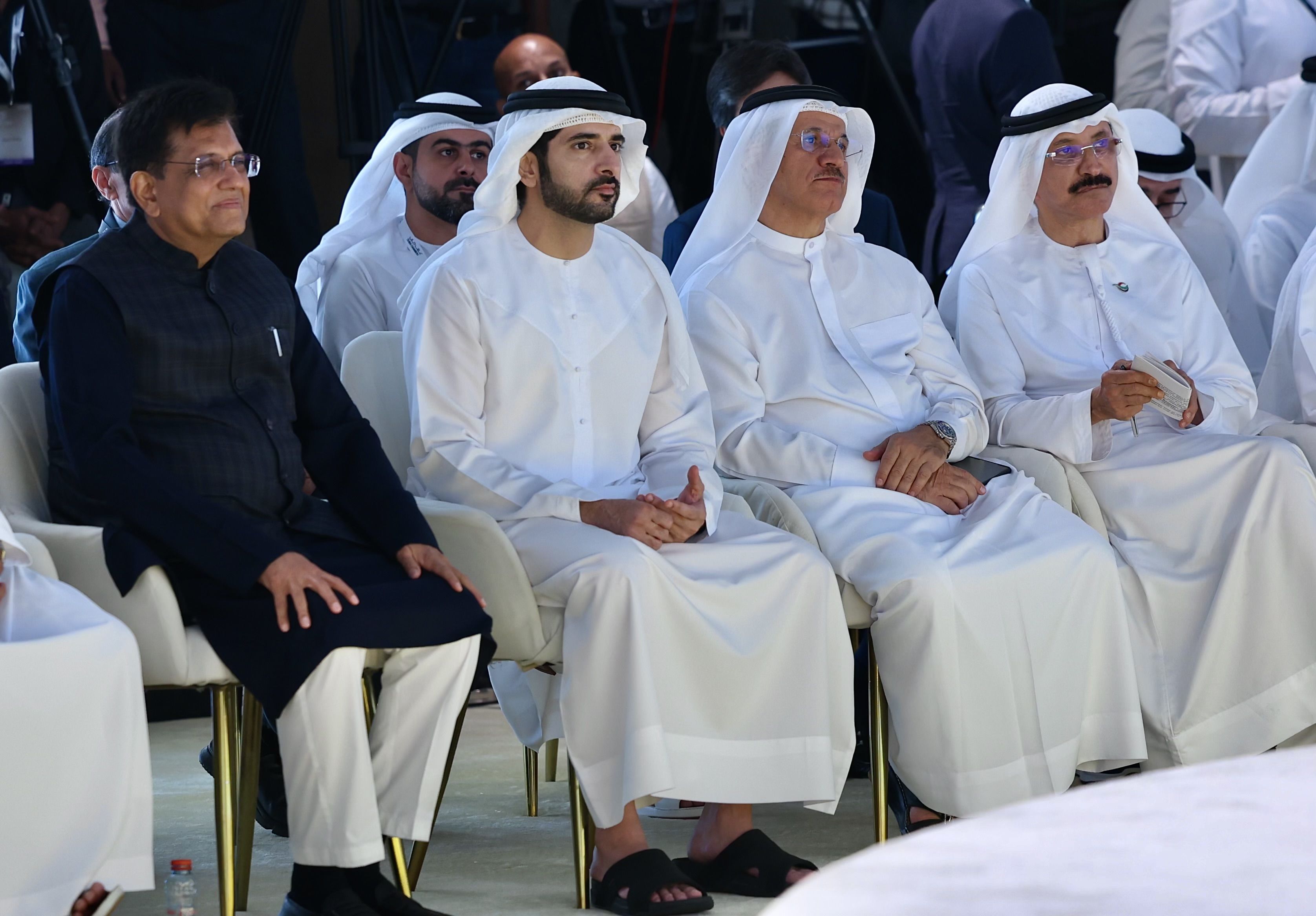 الامارات | بحضور حمدان بن محمد ووزير التجارة الهندي.. موانئ دبي العالمية تعلن البدء في بناء "بهارات مارت" في دبي