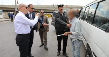 محافظ القاهرة يسحب رخص سيارات مخالفة بمحيط موقف السلام الجديد.. صور