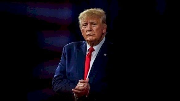 بوليتيكو: ترامب يستفتي قلبه بعد تصريح "المؤخرة"