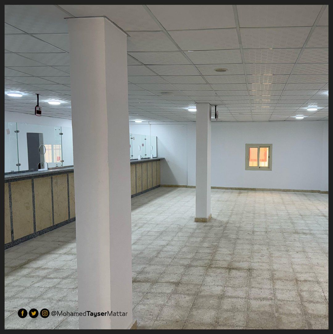 محمد تيسير مطر يشهد توقيع عقد تسليم مكتب الشهر العقارى بمركز شباب دار السلام