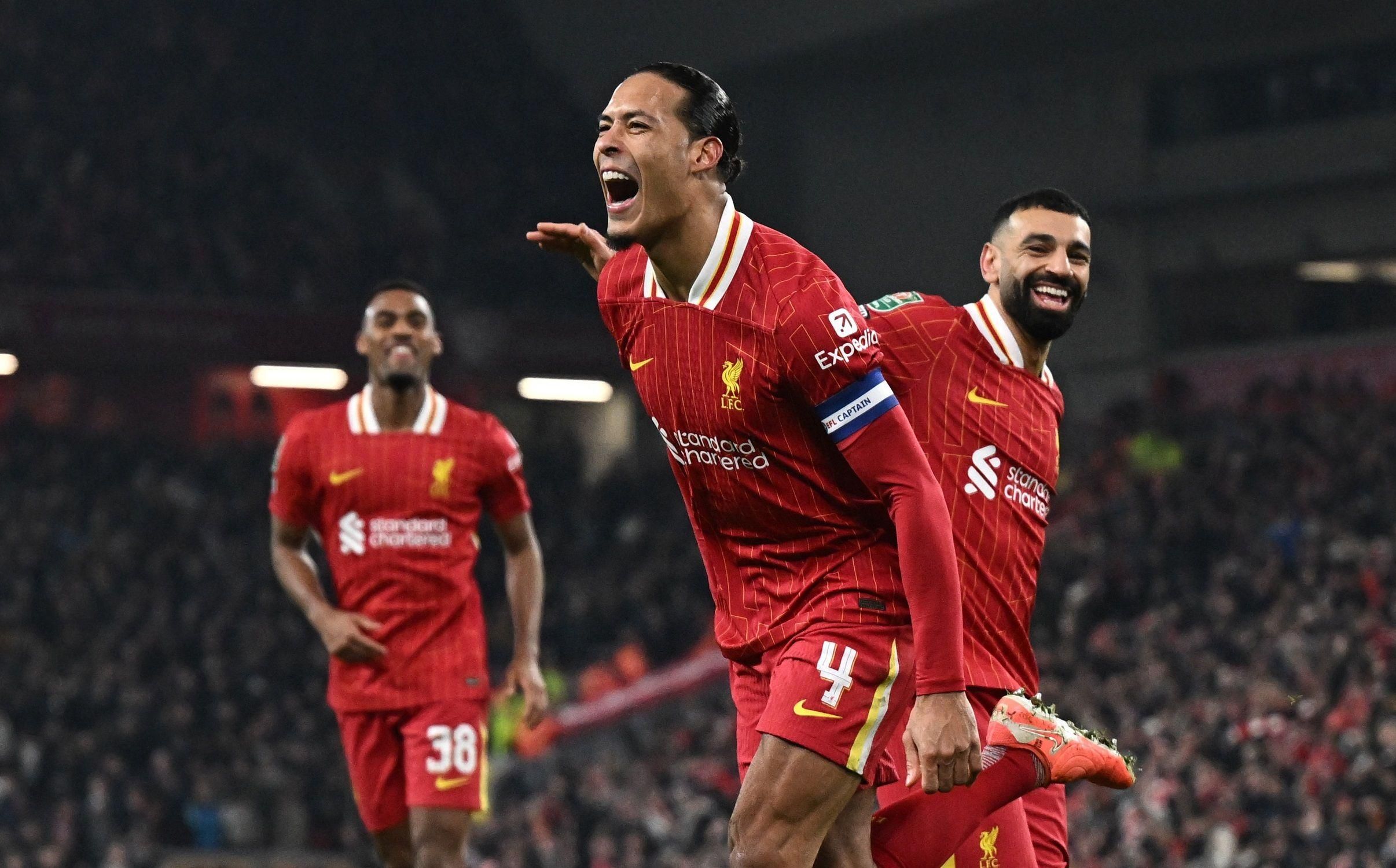 محمد صلاح يقترب من تجديد تعاقده مع ليفربول