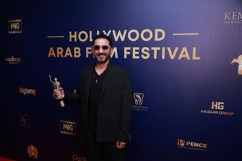 أحمد حلمي يُكرَّم في هوليوود بجائزة "الإنجاز".. ويعبّر عن فخره