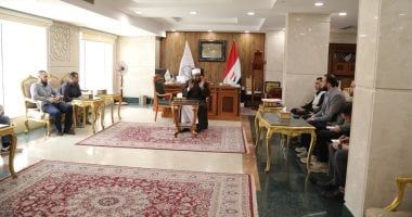 أمين البحوث الإسلامية يعقد اجتماعًا مع المجموعة البحثية بالمجمع للوقوف على مستجدَّات المشروعات العِلميَّة