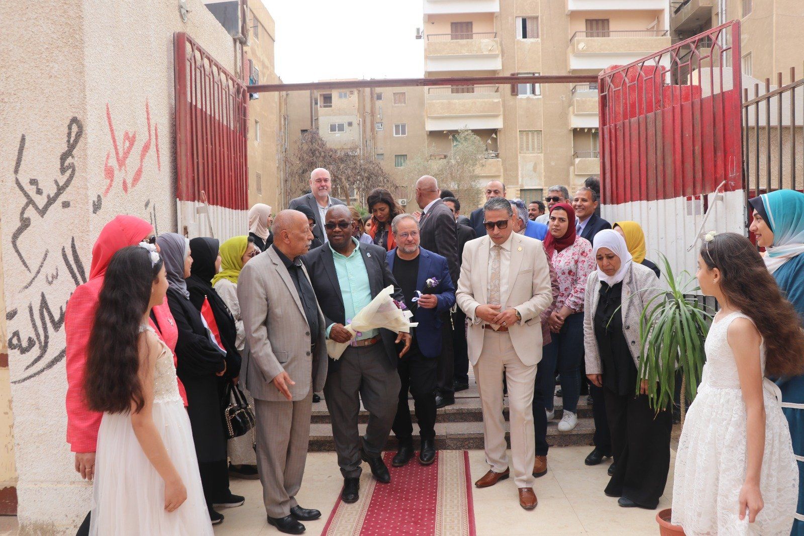 وفد المنظمة الدولية للتربية يزور مدرسة أبناء الوافدين واللاجئين بأكتوبر