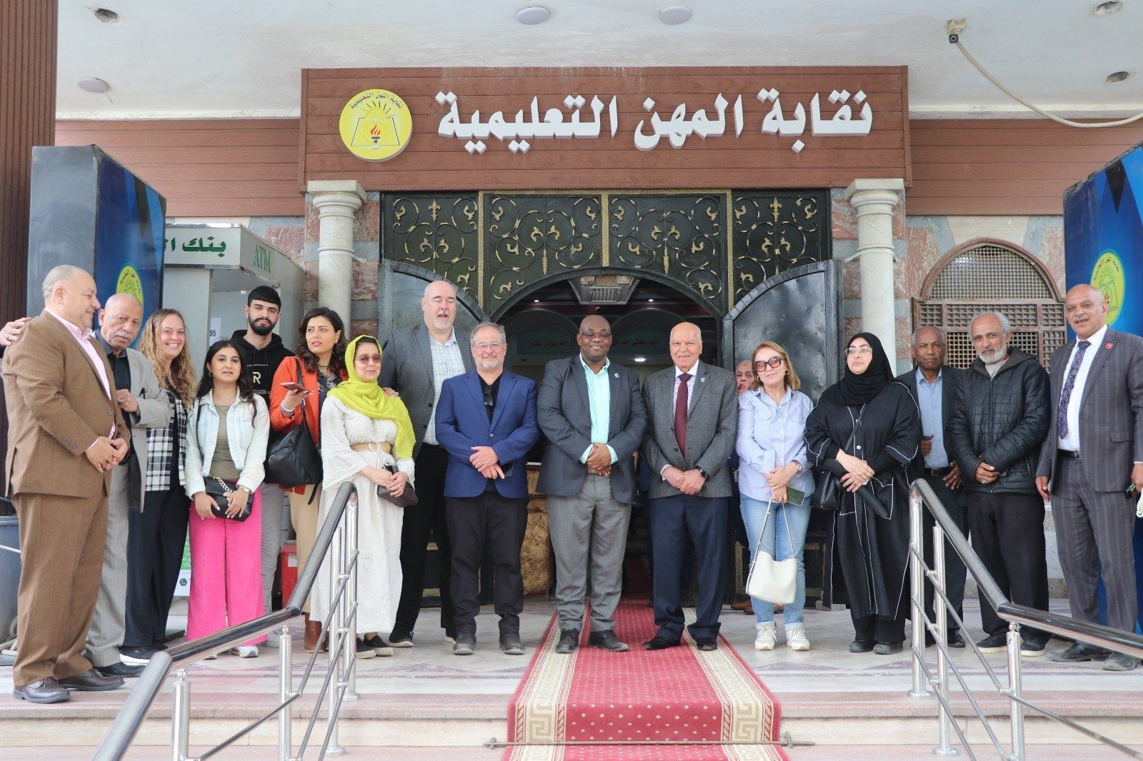 نقيب المعلمين يستقبل وفدا من المنظمة الدولية للتربية