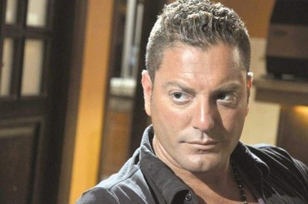 تامر هجرس يخطف الأنظار في جنازة حماة رامي صبري بالدراجة النارية - بالصور